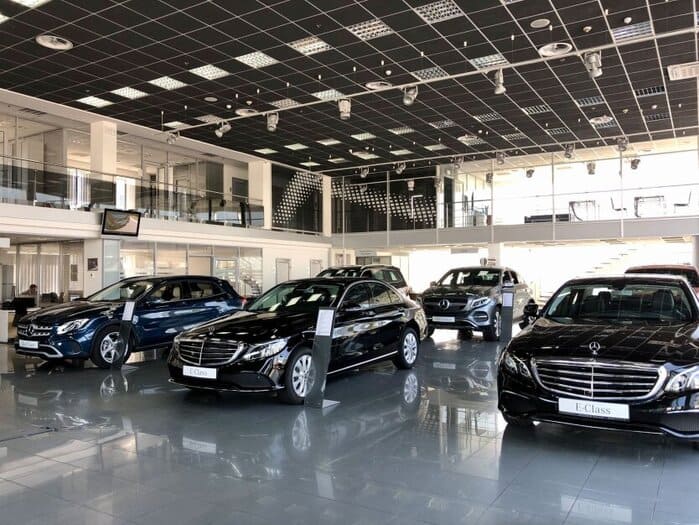 Автосалон